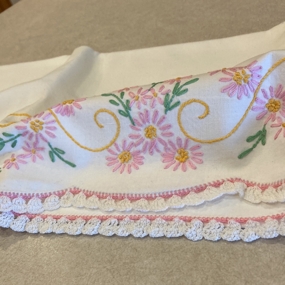 Retro Standard Pillowcase. - Picture 5 of 5